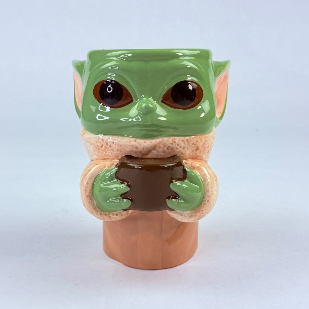 Star Wars Mandalorian Grogu Baby Yoda 3D Sculpted Ceramic‎ Mug Galerie Green Tan